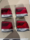Toyota Land Cruiser 200 2007–2021 Znižano Zadnja leva notranja zadnja luč 2016-2021 (OEM standard) (na pokrov prtljažnika) (počena) fotografija 1