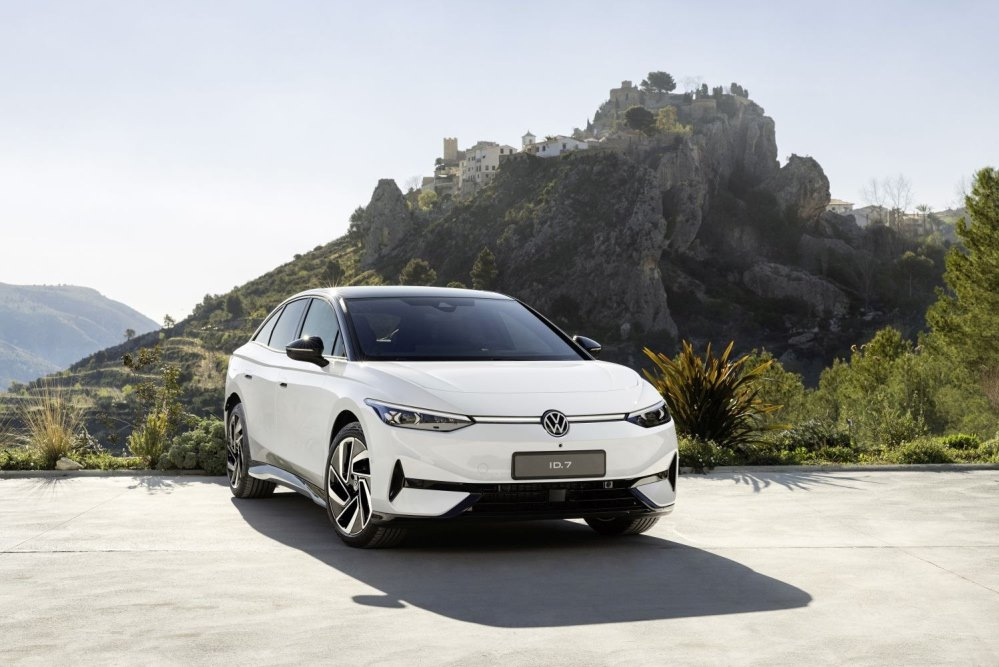 Volkswagen ID.7: električni premijski fastback z velikim dosegom