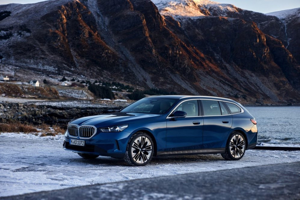 BMW 5 Series Touring (G61): karavan poslovnega razreda s premijskim udobjem Fotografija 2