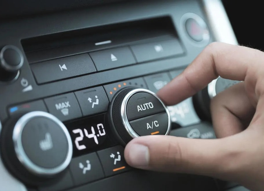 Kako pravilno vklopiti klimatsko napravo v avtu: korak za korakom