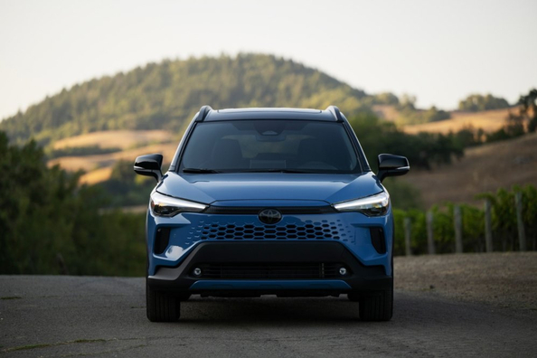 Test Toyota Corolla Cross (facelift 2024): kompaktni družinski križanec