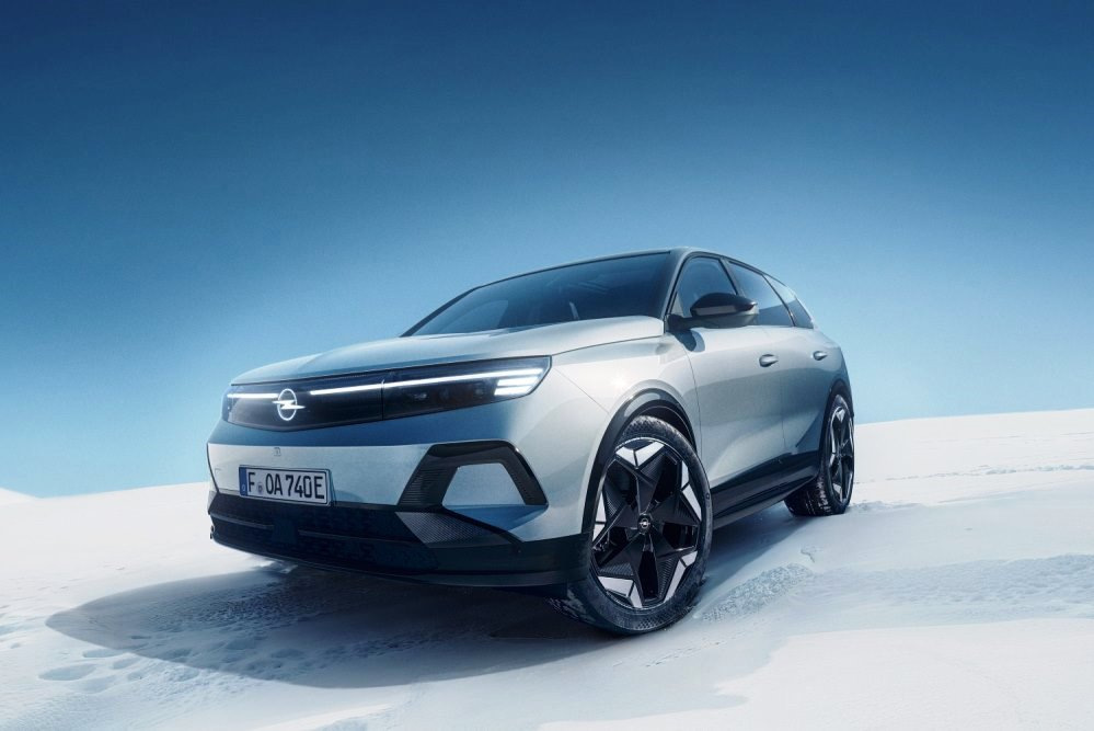Pregled sodobnega električnega crossoverja Opel Grandland Electric