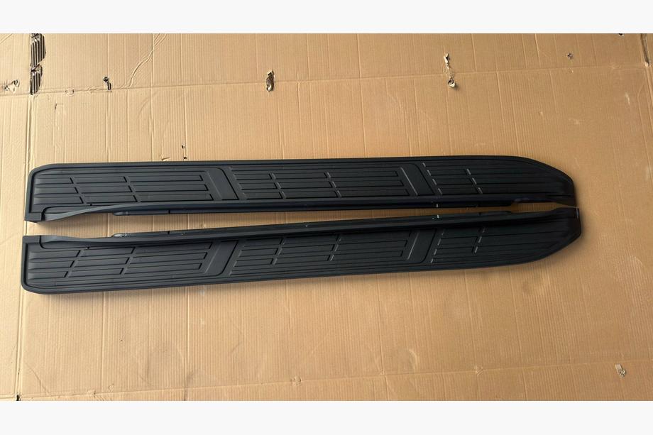 Toyota Land Cruiser Prado 150 2009–2023 Bočne stopnice Original (brez pritrdil, 2 kos, aluminij) Image