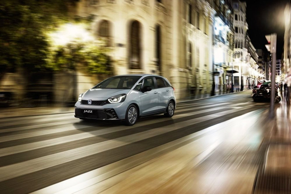 Honda Jazz IV: kompaktni hibrid s prostorno kabino