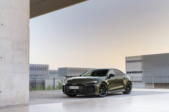 Test limuzine Audi RS5: zmogljiv priključni hibrid Audi Sport