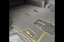 Volkswagen T5 2010–2015 EVA preproge (kratka medosna razdalja, celoten potniški prostor, črne) fotografija 4