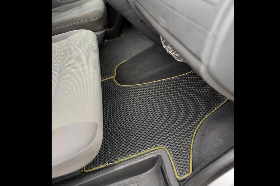 Volkswagen T5 2010–2015 EVA preproge (kratka medosna razdalja, celoten potniški prostor, črne) Image