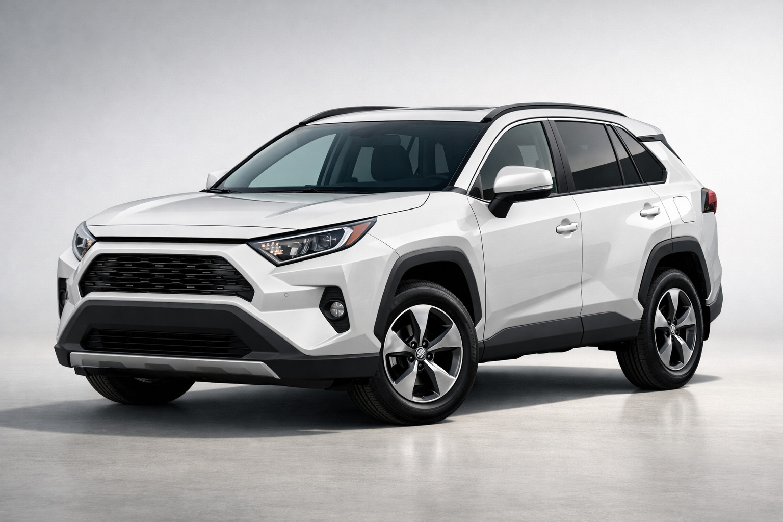 Toyota RAV4 2019–: zakaj je ta generacija tako priljubljena