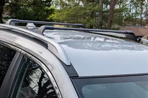 Nissan X-trail T32/Rogue 2014–2021 Strešni nosilec (prečke) za OEM strešne letve (2 kos) fotografija 1