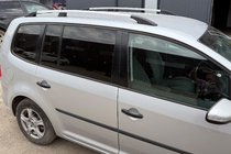 Volkswagen Touran 2010–2015 Kromirane strešne letve fotografija 9