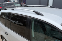 Volkswagen Touran 2010–2015 Kromirane strešne letve fotografija 10