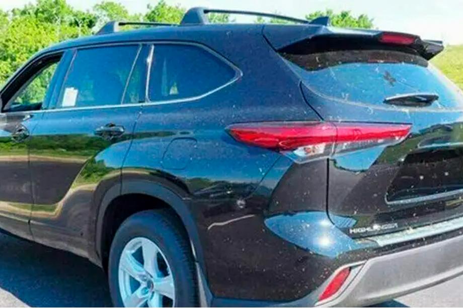 Toyota Highlander 2019– Zaklepni OEM prečni nosilci za tovarniške pritrdilne točke (2 kosa) Image