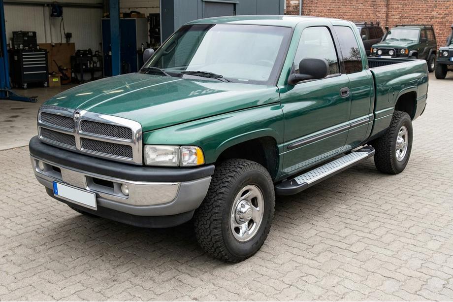 Dodge RAM (BR/BE) 1994–2002 Stranske stopnice Allmond Grey (2 kosa, aluminij) Image