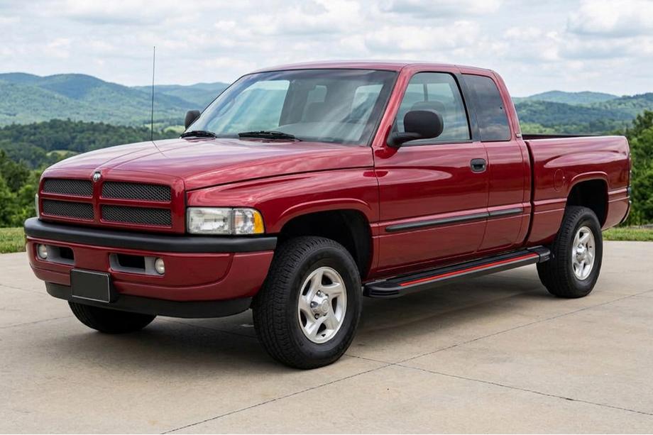 Dodge RAM (BR/BE) 1994–2002 Bočne stopnice Maya Red (2 kos, aluminij) Image