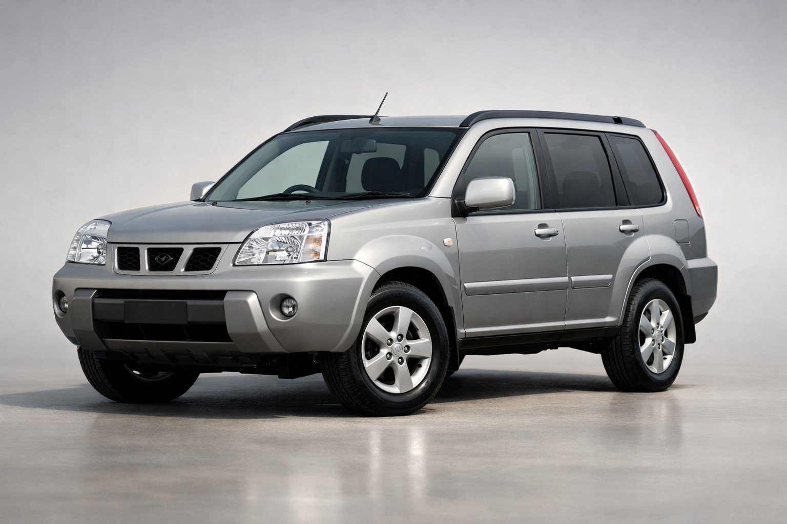 Pregled Nissan X-Trail T30 2002-2007: stari X-Trail, ki se še drži
