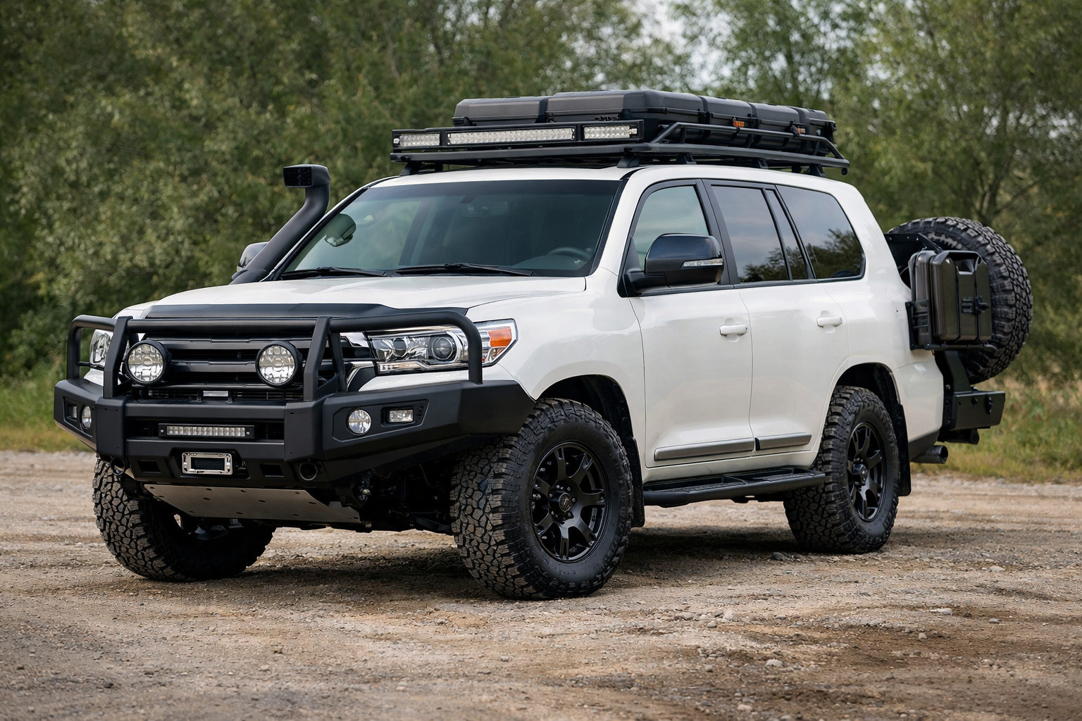 Kaj se res splača nadgraditi na Toyota Land Cruiser 200 za vsak dan