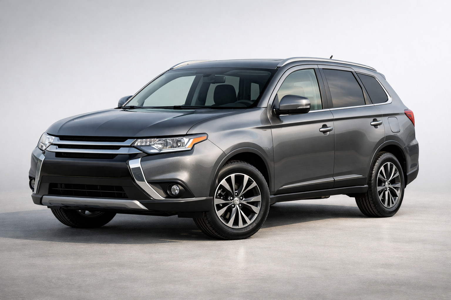 Mitsubishi Outlander 2012-2021: miren družinski križanec s karakterjem