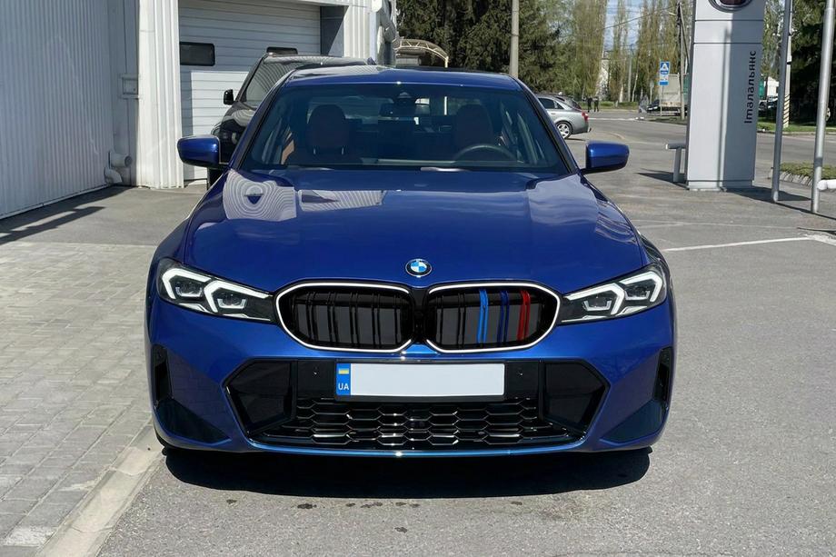 BMW serija 3 G20/G21 2018– M-Color LED ledvički (2022+, sijajno črna) Image