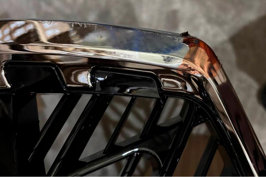 Toyota Land Cruiser 200 2007–2021 Razprodaja Maska hladilnika 2012-2016 (TRD) Fotografija 3