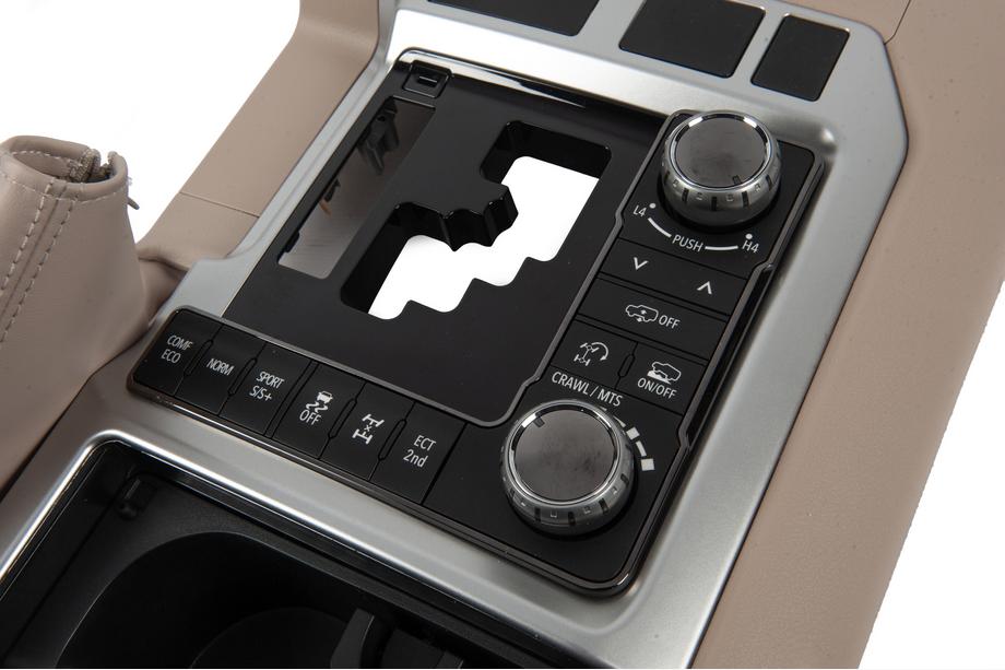 Toyota Land Cruiser 200 2007–2021 Komplet za nadgradnjo notranjosti za letnik 2016 (Bež) Fotografija 18