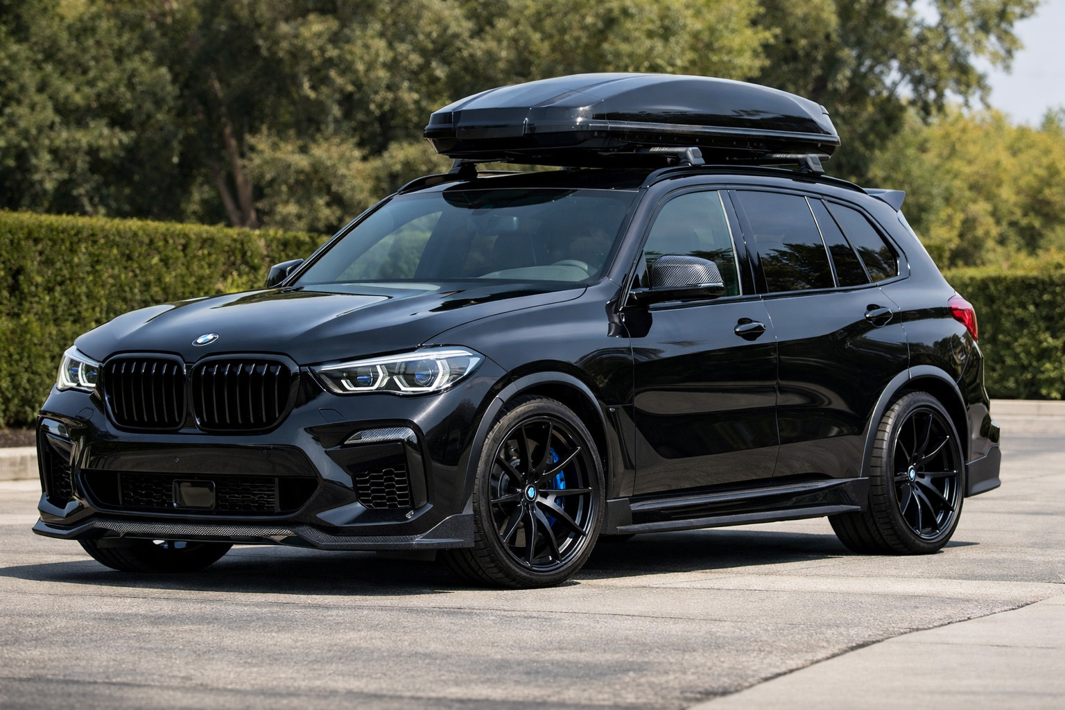 Kaj namestiti na BMW X5 G05 po nakupu: videz in uporabnost