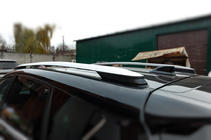 Toyota Rav 4 2013–2018 Sivi OEM strešni vzdolžni nosilci (aluminij) fotografija 2