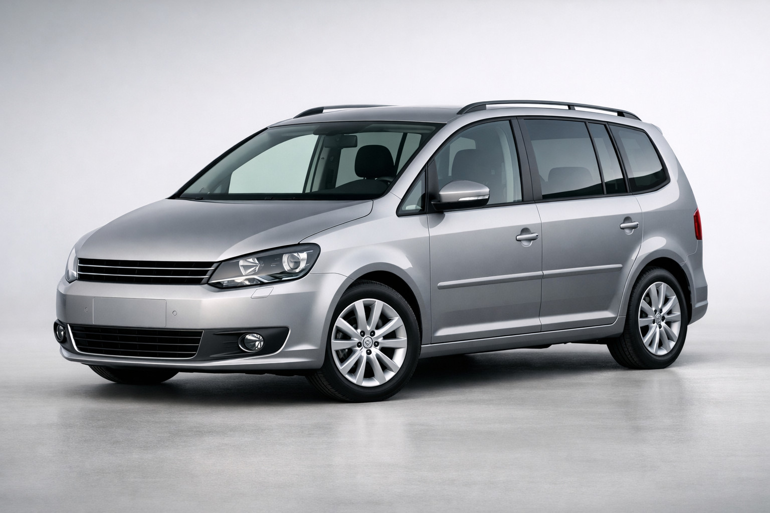 Volkswagen Touran 2010-2015: praktičen družinski enoprostorec