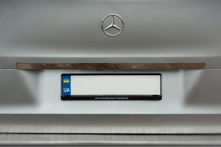 Mercedes Vito/V-razred W447 2014– Široka letev nad registrsko tablico (nerjavno jeklo) OmsaLine - italijansko nerjavno jeklo Image