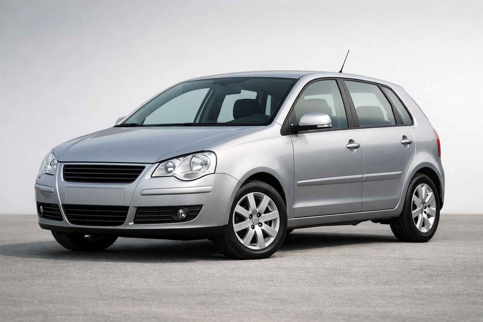 Volkswagen Polo 2001-2009: pregled preprostega mestnega avtomobila