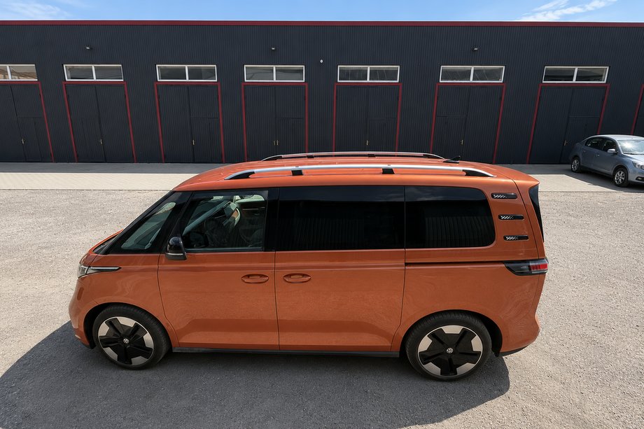 Volkswagen ID BUZZ 2022– Kromirane strešne letve (turški dizajn) Plastična noga Fotografija 2