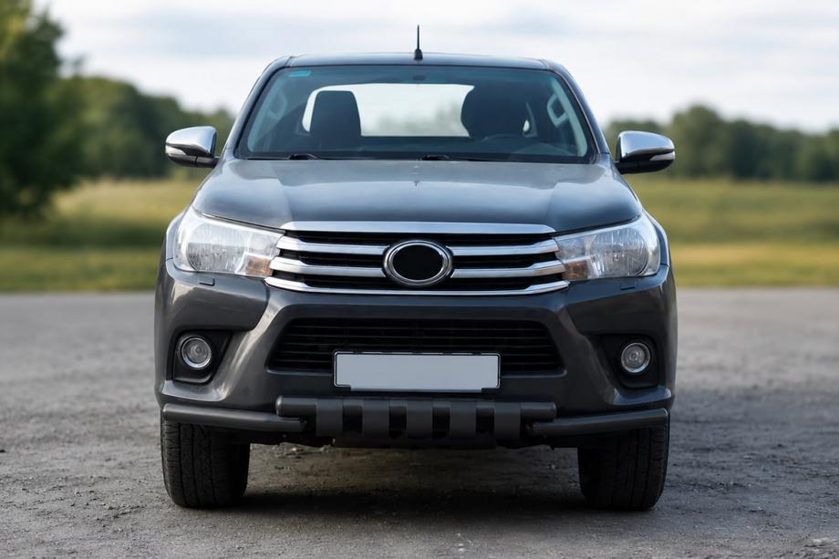 Toyota Hilux 2015– Prednja zaščitna cev F3-34 Black (nerjaveče jeklo) Image