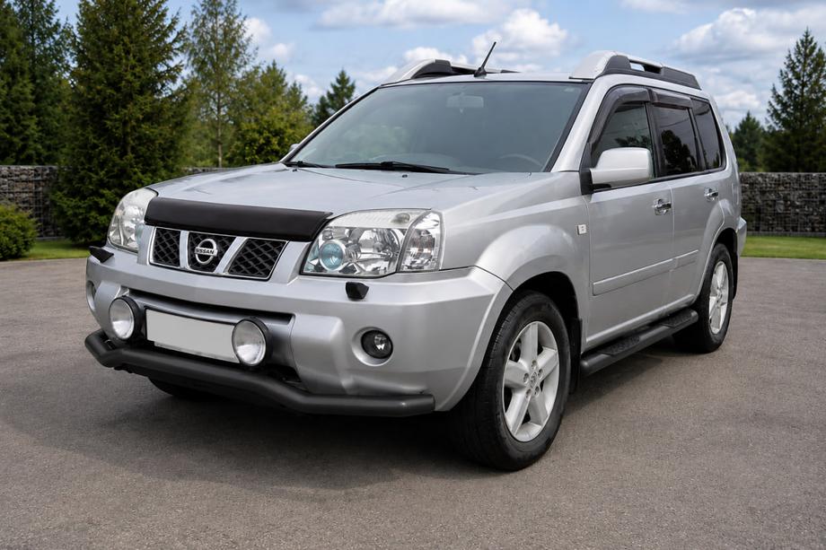 Nissan X-trail T30 2002–2007 Sprednji zaščitni lok ST007 Black (nerjaveče jeklo) Image