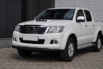 Toyota Hilux 2006–2015 Sprednji zaščitni lok ST008 Black (nerjaveče jeklo) fotografija 2