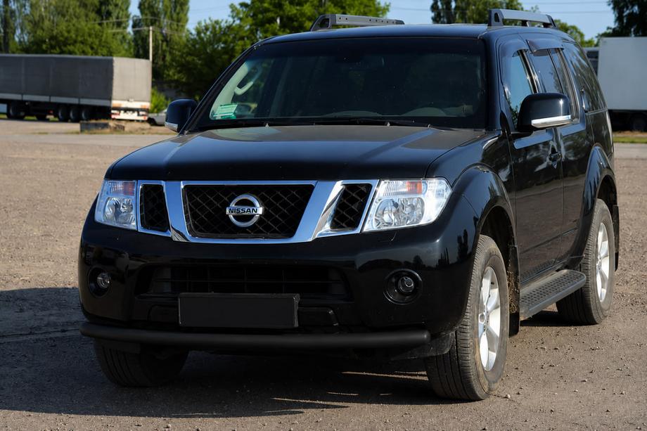 Nissan Navara 2006–2015 Sprednji zaščitni lok ST008 Black (nerjavno jeklo) Image