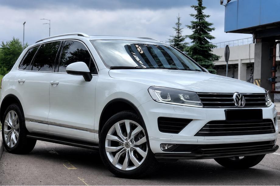 Volkswagen Touareg 2010–2018 Sprednji zaščitni lok ST014 Black (nerjavno jeklo) Image