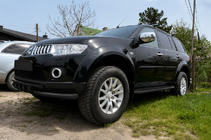 Mitsubishi Pajero Sport 2008–2015 Sprednji zaščitni lok ST015 Black (nerjavno jeklo) fotografija 1