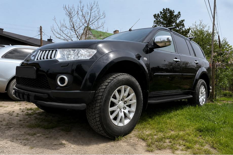 Mitsubishi Pajero Sport 2008–2015 Sprednji zaščitni lok ST015 Black (nerjavno jeklo) Image