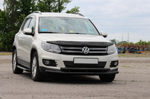 Volkswagen Tiguan 2007–2016 Sprednja zaščita ST016 Black (nerjavno jeklo) fotografija 2