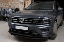 Volkswagen Tiguan 2016–2023 Sprednja zaščita ST016 Black (nerjavno jeklo) fotografija 3