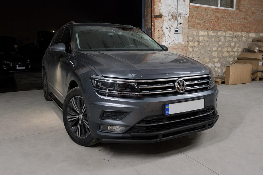Volkswagen Tiguan 2016–2023 Sprednja zaščita ST016 Black (nerjavno jeklo) Image