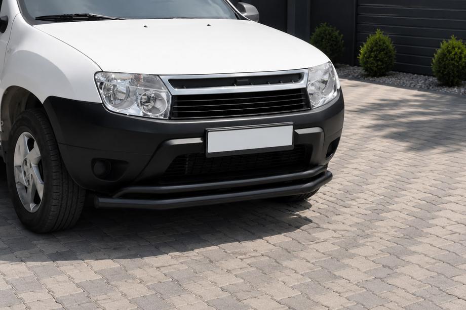 Dacia Duster 2008–2018 Sprednji zaščitni lok ST017 Black (nerjaveče jeklo) Image