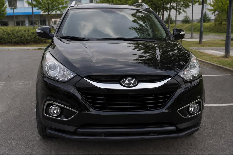 Hyundai IX-35 2010–2015 Sprednji zaščitni lok ST014-2 Black (nerjaveče jeklo) Image