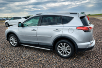 Toyota Rav 4 2019–2025 Sivi OEM strešni vzdolžni nosilci (aluminij) fotografija 1