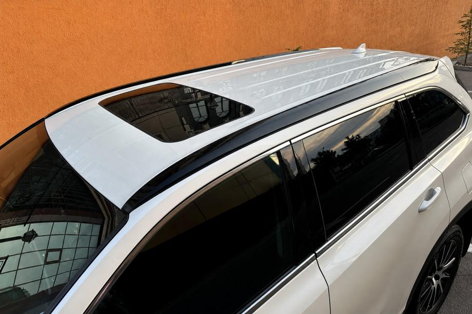 Toyota Highlander 2013–2019 Integrirani strešni nosilci črni OEM (ABS plastika) Image