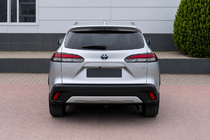 Toyota Corolla Cross 2020– Integrirane strešne letve sive OEM (aluminij) fotografija 3