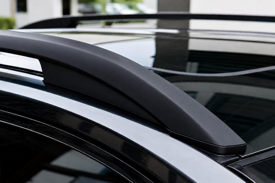 Toyota Corolla Cross 2020– Črne OEM strešne vzdolžne letve (aluminij) Image