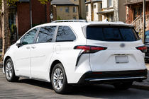 Toyota Sienna 2020– Integrirane strešne letve sive OEM (aluminij) fotografija 3