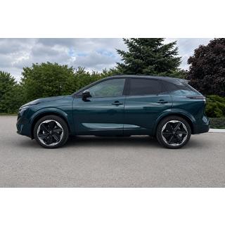 Integrirani strešni nosilci črni OEM (aluminij) Nissan Qashqai 2021–