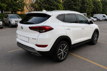 Hyundai Tucson TL 2016–2021 Integrirani strešni nosilci sivi OEM (ABS plastika, montaža z lepilom) fotografija 1