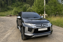 Mitsubishi Pajero Sport 2015– Integrirane strešne letve črne OEM (2019-, aluminij) fotografija 2